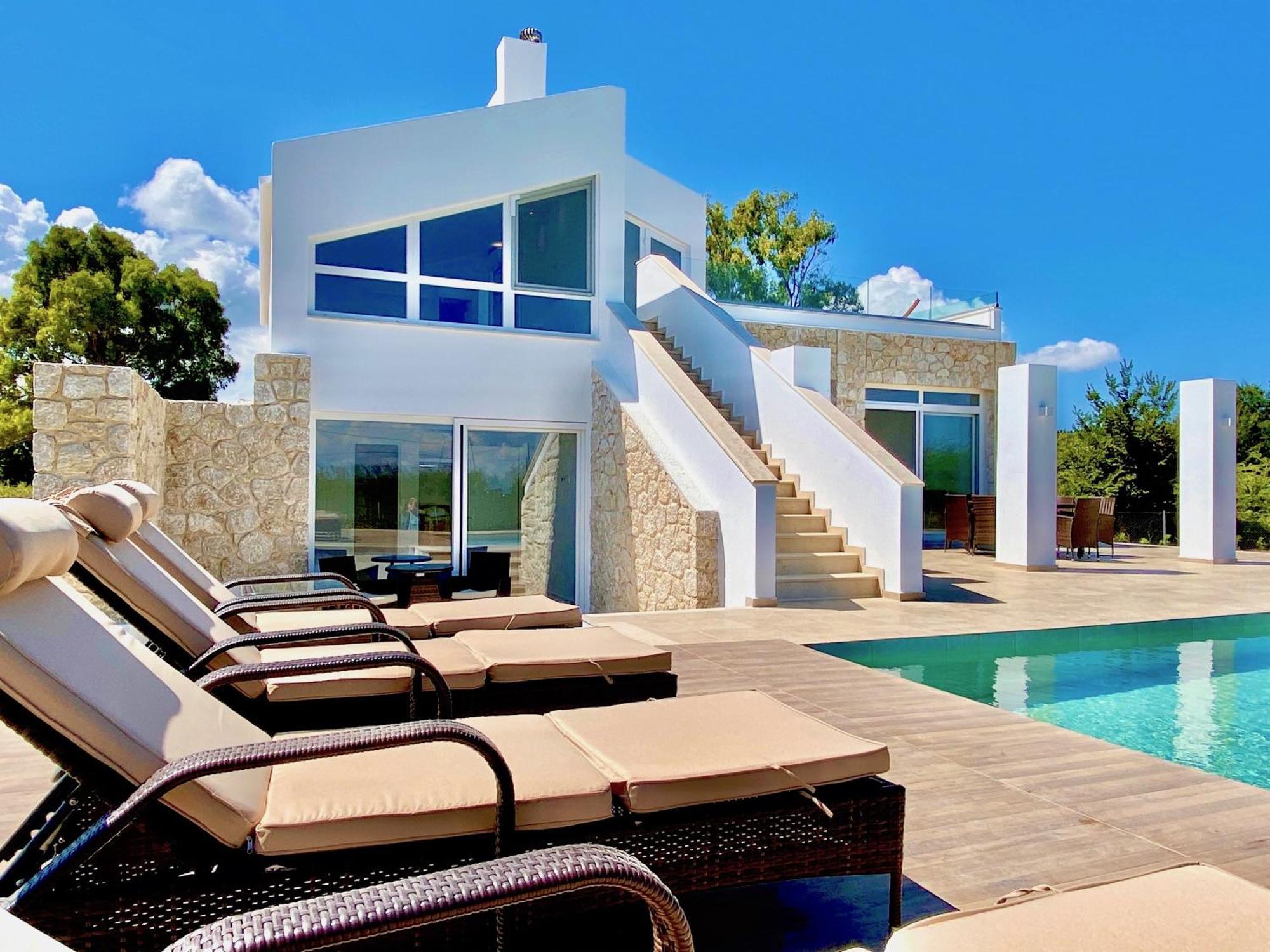 Luxury Beach Danune With Private Pool By Dadovillas *
